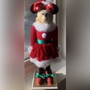 RARE 2014 Disney Park Merchandise Christmas Minnie Nut Cracker